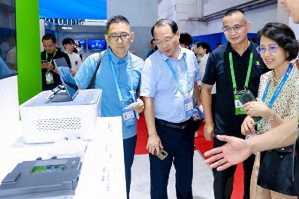 配资天眼 商汤绝影端侧多模态大模型亮相链博会|聚焦链博会